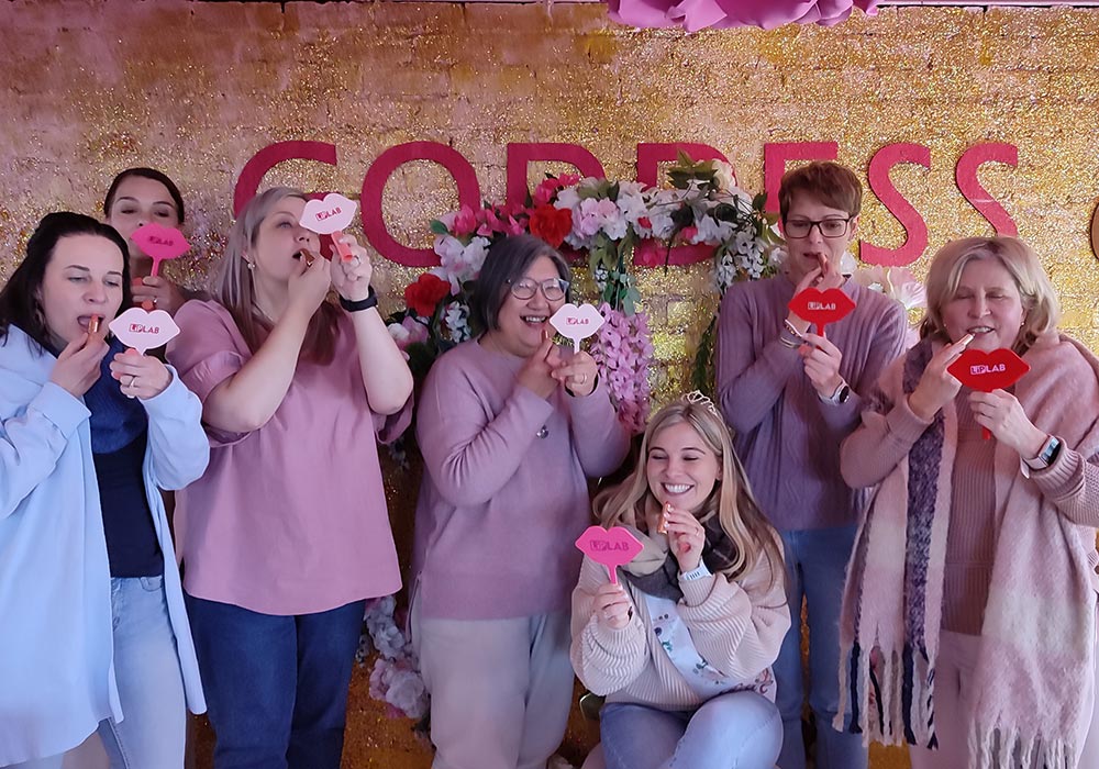 Goddess-Cafe-Lipstick-Workshop